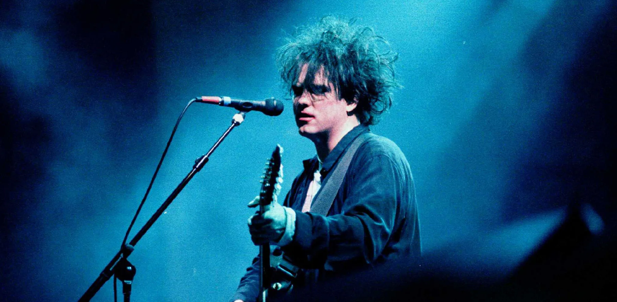 ROBERT SMITH ANUNCIA DISCO EN SOLITARIO Y DOS MÁS CON THE CURE