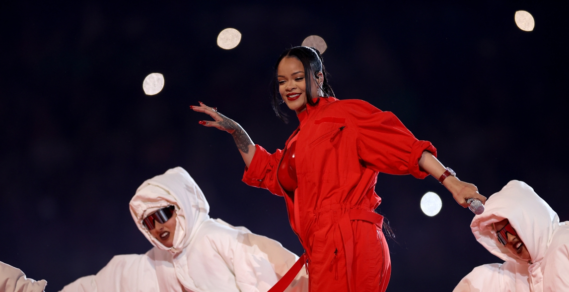 RIHANNA ANUNCIA NUEVO EMBARAZO EN SU SHOW PARA LA SUPER BOWL