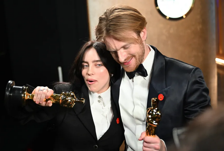 BILLIE EILISH GANA SU SEGUNDO OSCAR CON LA CANCIÓN PARA 'BARBIE'