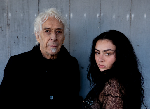 CHARLI XCX Y JOHN CALE HACEN EQUIPO PARA EMILY BRÖNTE
