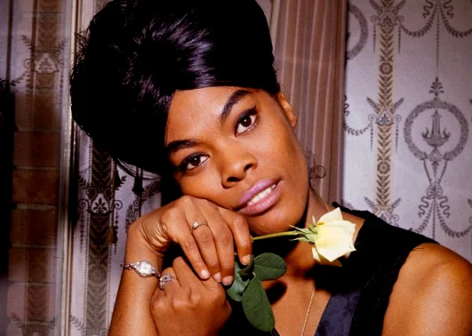DIONNE WARWICK EN LUCHA POR LOS DERECHOS DE SUS CANCIONES
